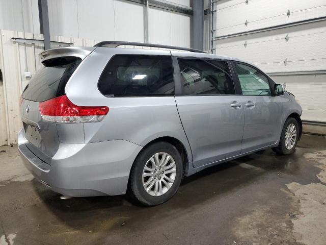 Photo 2 VIN: 5TDYK3DC3ES443475 - TOYOTA SIENNA XLE 