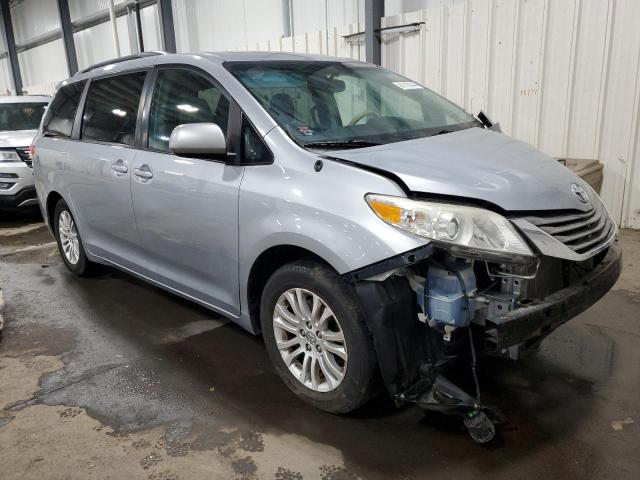 Photo 3 VIN: 5TDYK3DC3ES443475 - TOYOTA SIENNA XLE 