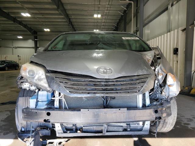 Photo 4 VIN: 5TDYK3DC3ES443475 - TOYOTA SIENNA XLE 