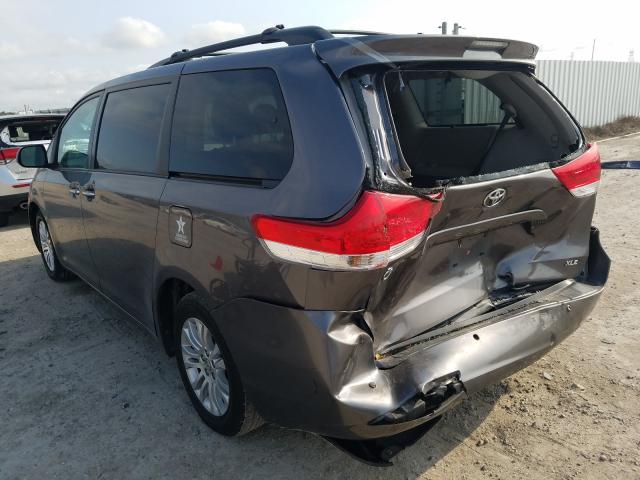 Photo 2 VIN: 5TDYK3DC3ES476363 - TOYOTA SIENNA XLE 