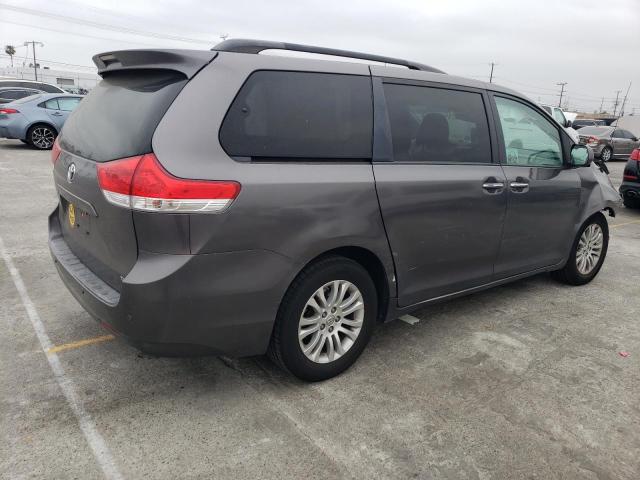 Photo 2 VIN: 5TDYK3DC3ES493874 - TOYOTA SIENNA XLE 