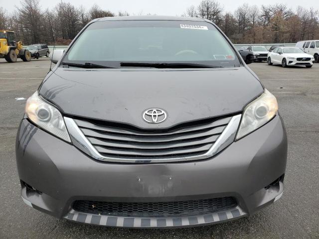 Photo 4 VIN: 5TDYK3DC3ES502380 - TOYOTA SIENNA XLE 