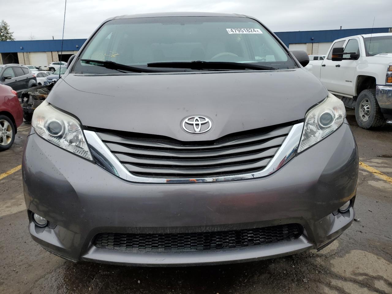 Photo 4 VIN: 5TDYK3DC3ES504825 - TOYOTA SIENNA 