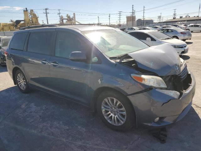 Photo 3 VIN: 5TDYK3DC3ES513962 - TOYOTA SIENNA XLE 