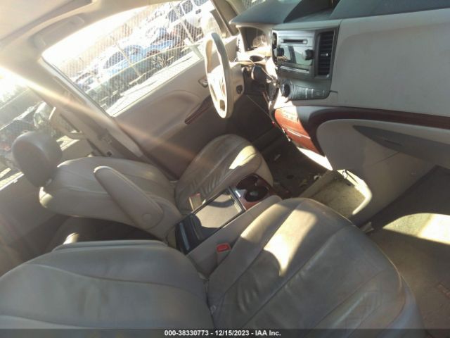 Photo 4 VIN: 5TDYK3DC3ES523035 - TOYOTA SIENNA 