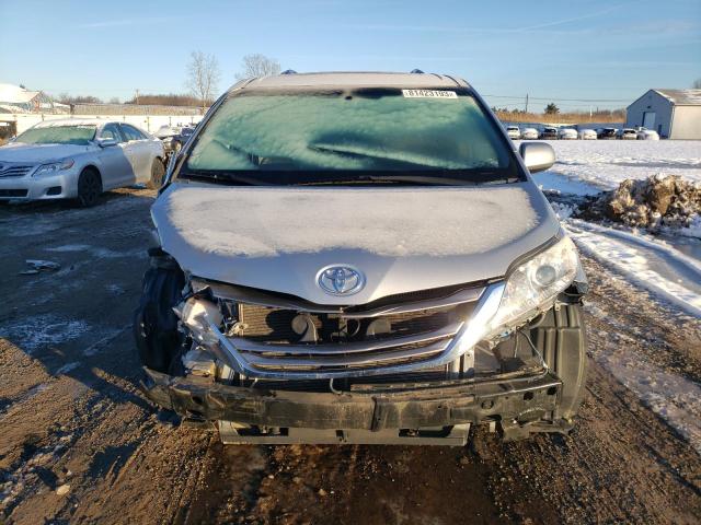 Photo 4 VIN: 5TDYK3DC3FS529189 - TOYOTA SIENNA XLE 