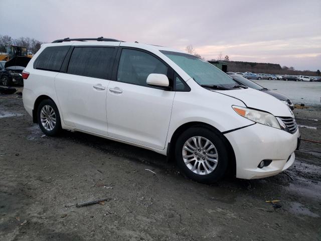 Photo 3 VIN: 5TDYK3DC3FS543299 - TOYOTA SIENNA XLE 