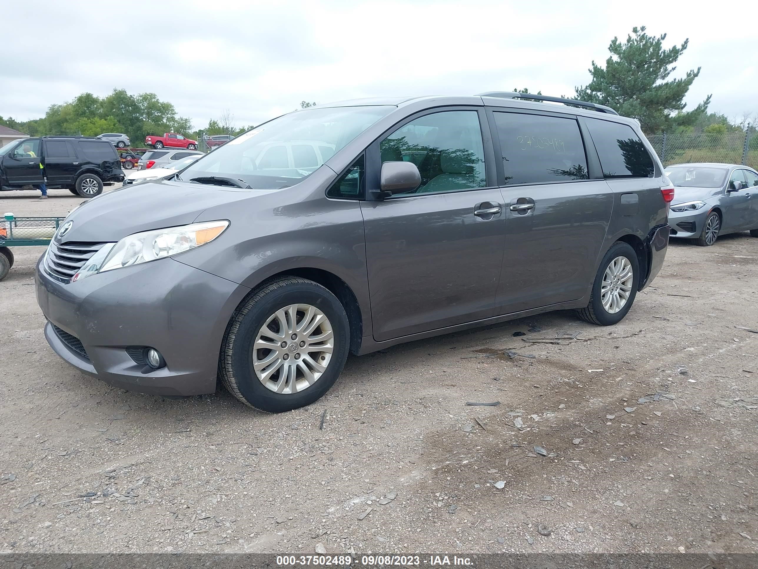 Photo 1 VIN: 5TDYK3DC3FS548163 - TOYOTA SIENNA 