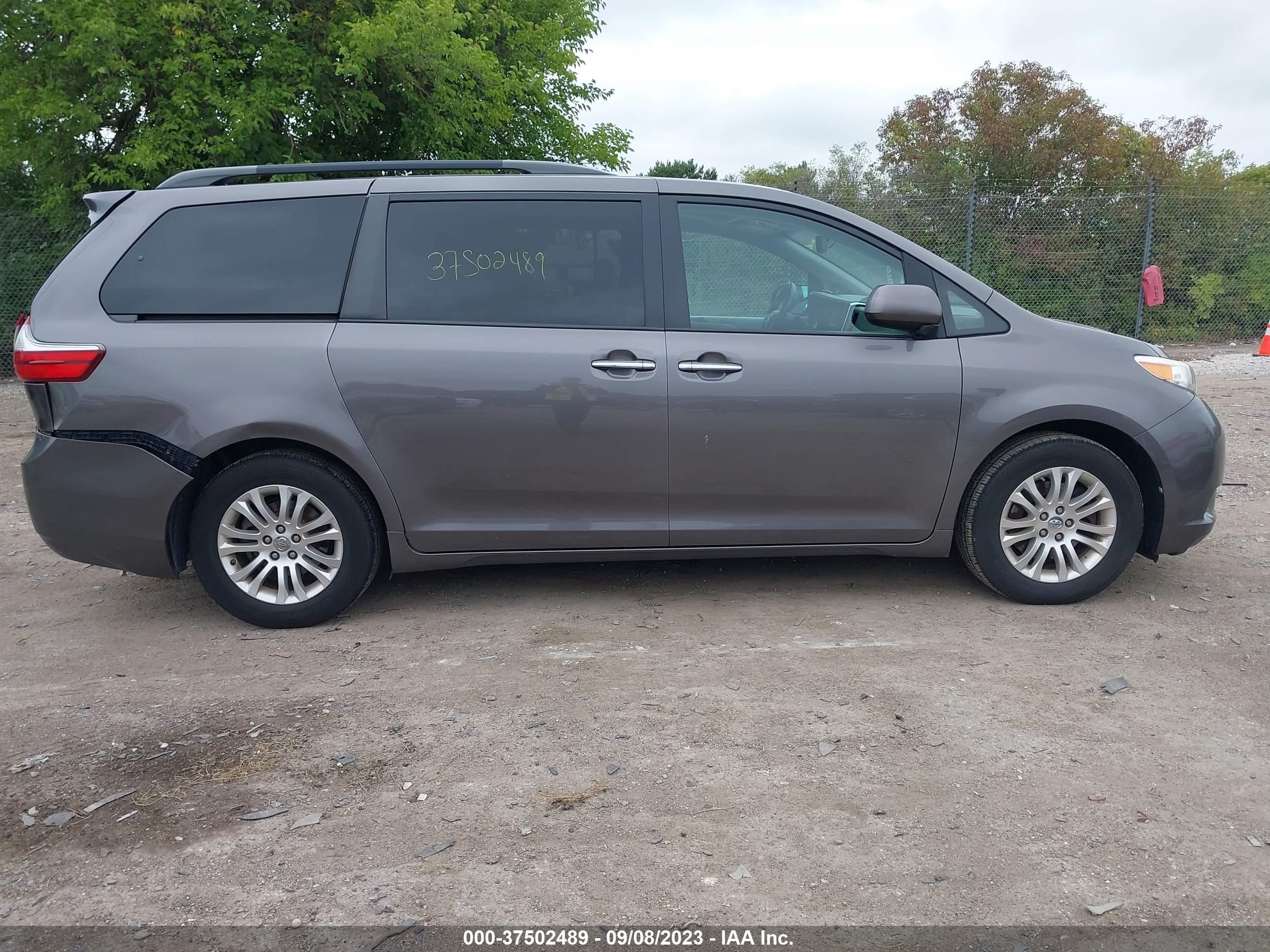 Photo 12 VIN: 5TDYK3DC3FS548163 - TOYOTA SIENNA 