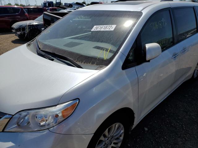 Photo 8 VIN: 5TDYK3DC3FS548423 - TOYOTA SIENNA XLE 