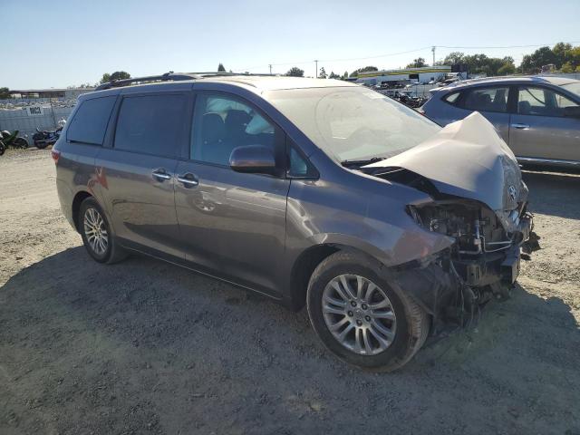 Photo 3 VIN: 5TDYK3DC3FS552794 - TOYOTA SIENNA XLE 