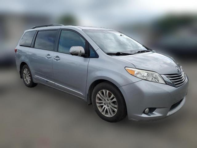 Photo 3 VIN: 5TDYK3DC3FS554657 - TOYOTA SIENNA XLE 