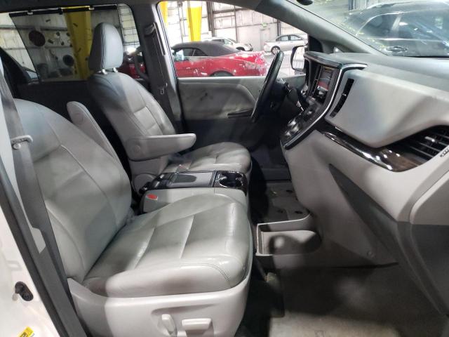 Photo 4 VIN: 5TDYK3DC3FS564783 - TOYOTA SIENNA XLE 