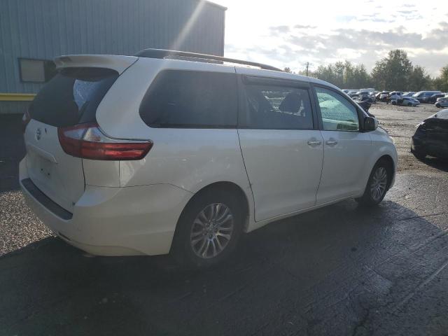 Photo 2 VIN: 5TDYK3DC3FS564900 - TOYOTA SIENNA XLE 