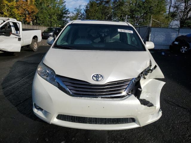 Photo 4 VIN: 5TDYK3DC3FS564900 - TOYOTA SIENNA XLE 