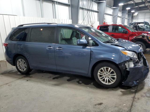 Photo 3 VIN: 5TDYK3DC3FS674443 - TOYOTA SIENNA XLE 