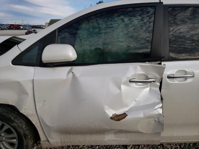 Photo 6 VIN: 5TDYK3DC3GS705319 - TOYOTA SIENNA XLE 