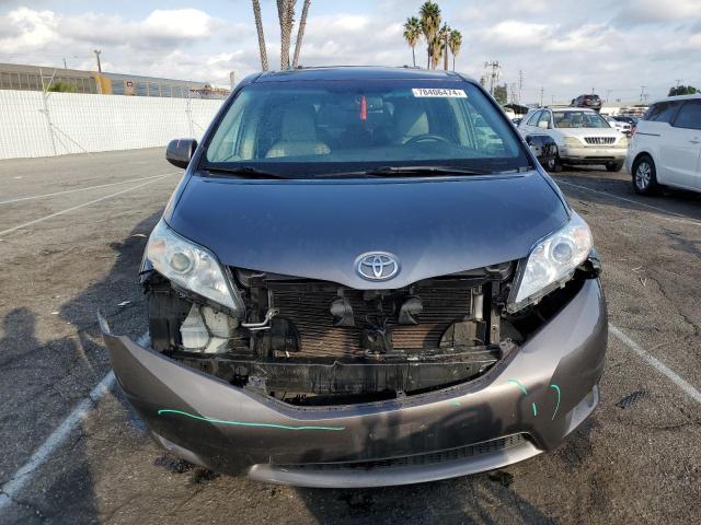 Photo 4 VIN: 5TDYK3DC3GS718569 - TOYOTA SIENNA XLE 