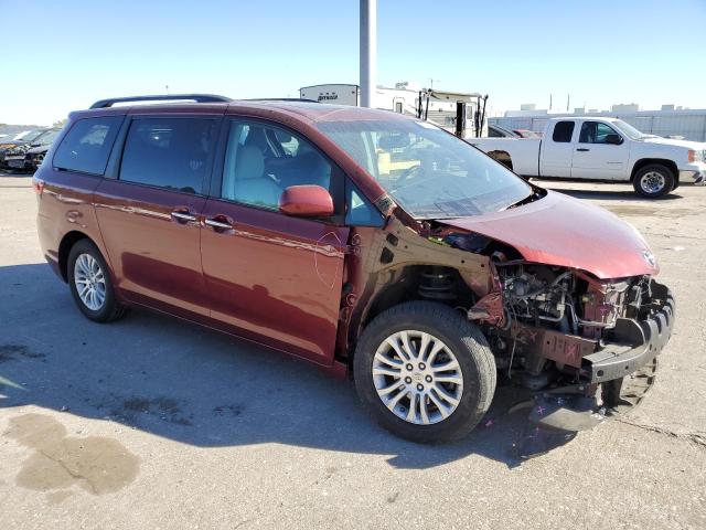 Photo 3 VIN: 5TDYK3DC3GS722413 - TOYOTA SIENNA XLE 