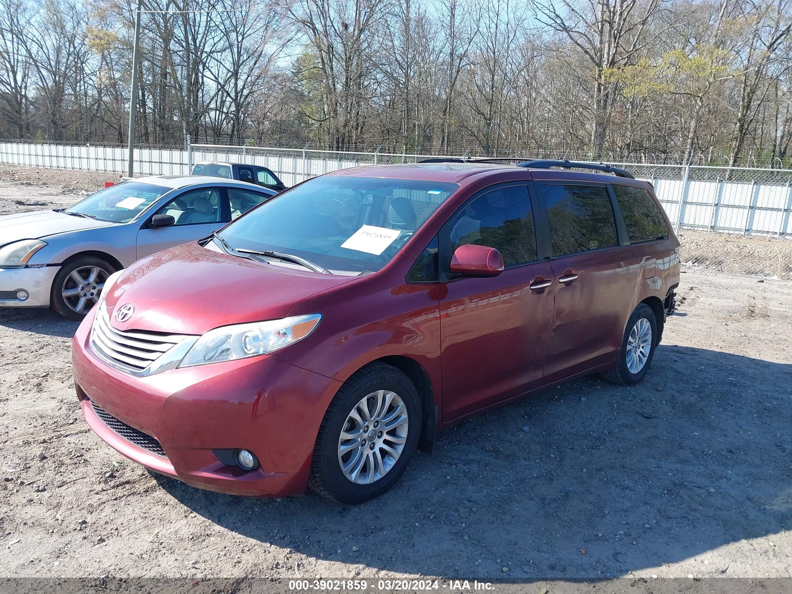 Photo 1 VIN: 5TDYK3DC3GS730933 - TOYOTA SIENNA 