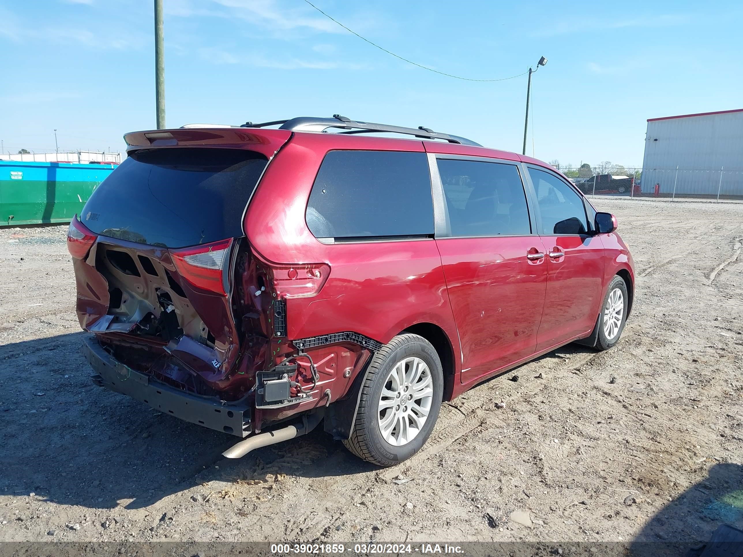 Photo 3 VIN: 5TDYK3DC3GS730933 - TOYOTA SIENNA 