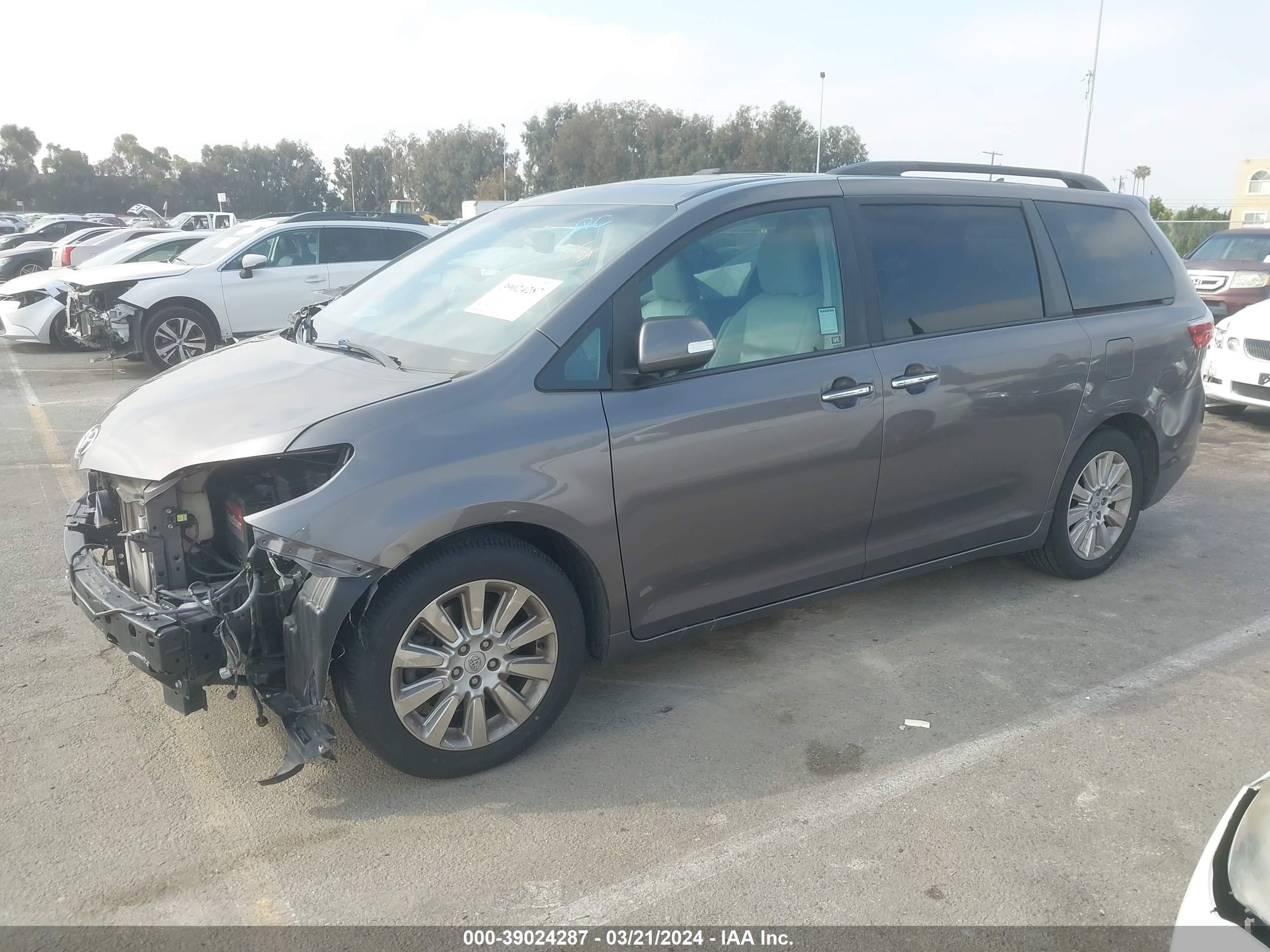 Photo 1 VIN: 5TDYK3DC3GS736280 - TOYOTA SIENNA 