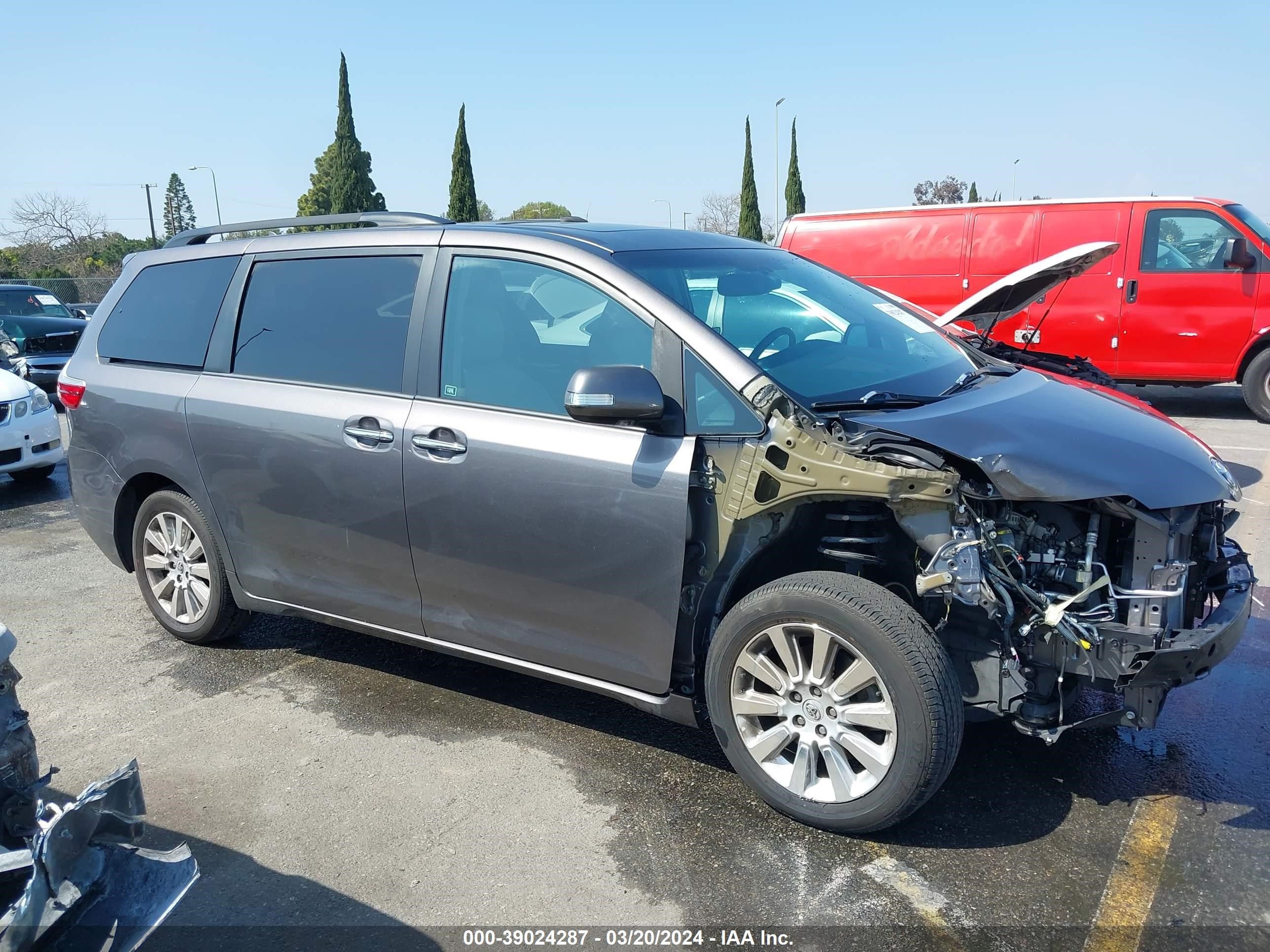 Photo 13 VIN: 5TDYK3DC3GS736280 - TOYOTA SIENNA 