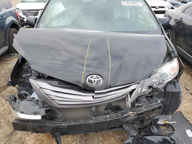 Photo 11 VIN: 5TDYK3DC3GS755797 - TOYOTA SIENNA XLE 