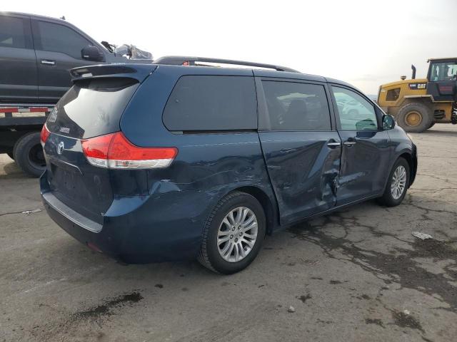 Photo 2 VIN: 5TDYK3DC4BS005012 - TOYOTA SIENNA XLE 