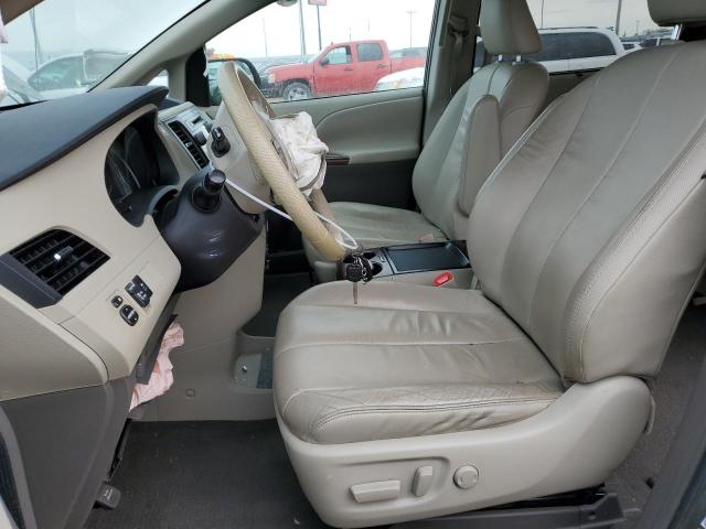 Photo 6 VIN: 5TDYK3DC4BS017189 - TOYOTA SIENNA XLE 