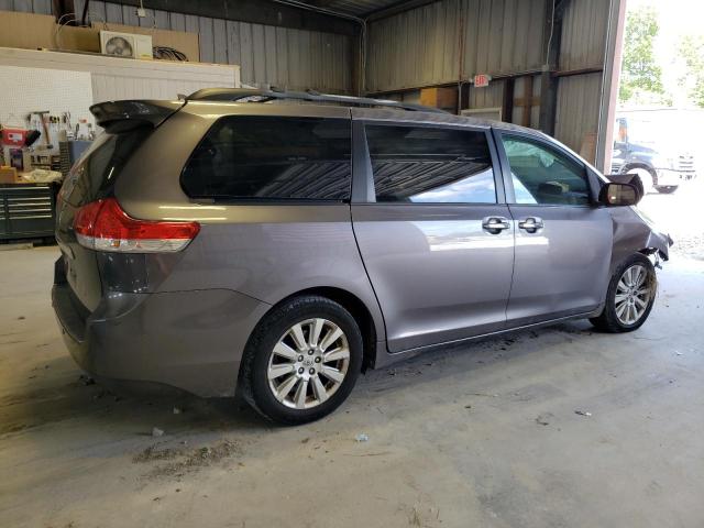 Photo 2 VIN: 5TDYK3DC4BS017905 - TOYOTA SIENNA XLE 