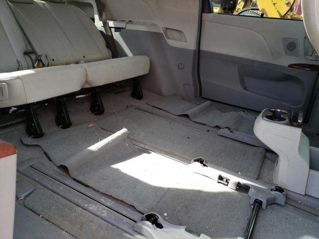 Photo 10 VIN: 5TDYK3DC4BS034526 - TOYOTA SIENNA XLE 