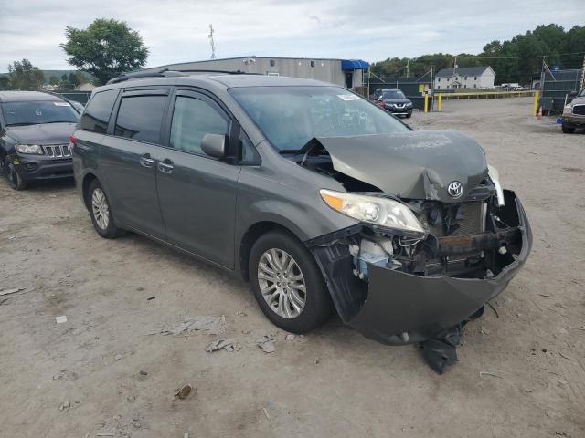 Photo 3 VIN: 5TDYK3DC4BS037748 - TOYOTA SIENNA XLE 