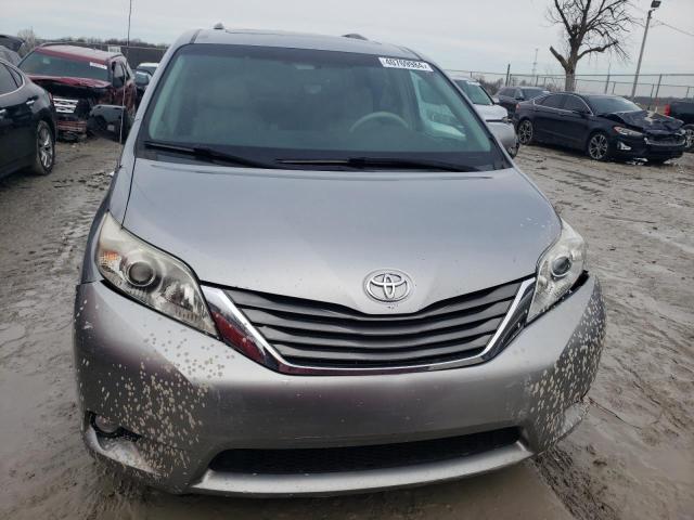 Photo 4 VIN: 5TDYK3DC4BS073214 - TOYOTA SIENNA XLE 