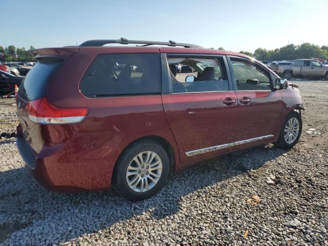 Photo 2 VIN: 5TDYK3DC4BS101948 - TOYOTA SIENNA XLE 