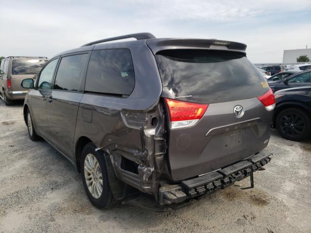 Photo 2 VIN: 5TDYK3DC4BS102503 - TOYOTA SIENNA XLE 