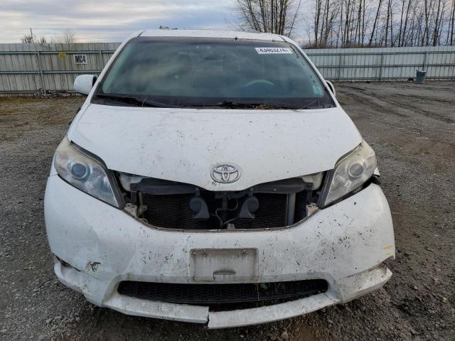 Photo 4 VIN: 5TDYK3DC4BS104249 - TOYOTA SIENNA XLE 