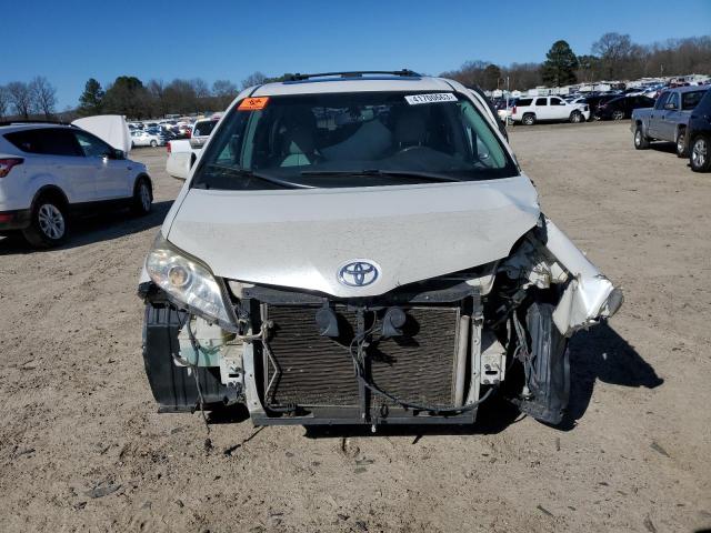 Photo 4 VIN: 5TDYK3DC4BS107118 - TOYOTA SIENNA XLE 