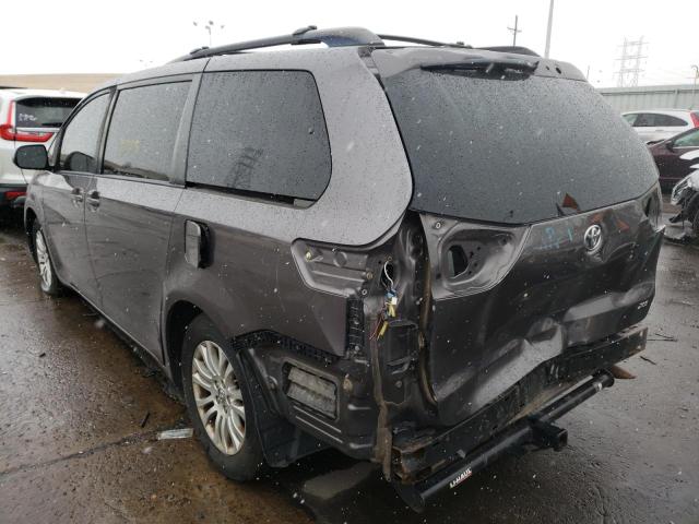 Photo 2 VIN: 5TDYK3DC4BS155881 - TOYOTA SIENNA XLE 