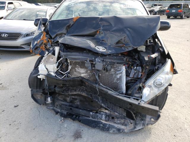 Photo 6 VIN: 5TDYK3DC4BS157341 - TOYOTA SIENNA XLE 