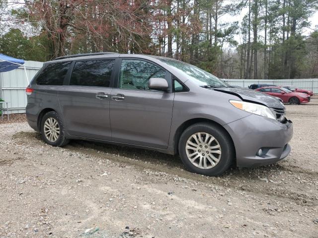 Photo 3 VIN: 5TDYK3DC4BS161020 - TOYOTA SIENNA XLE 