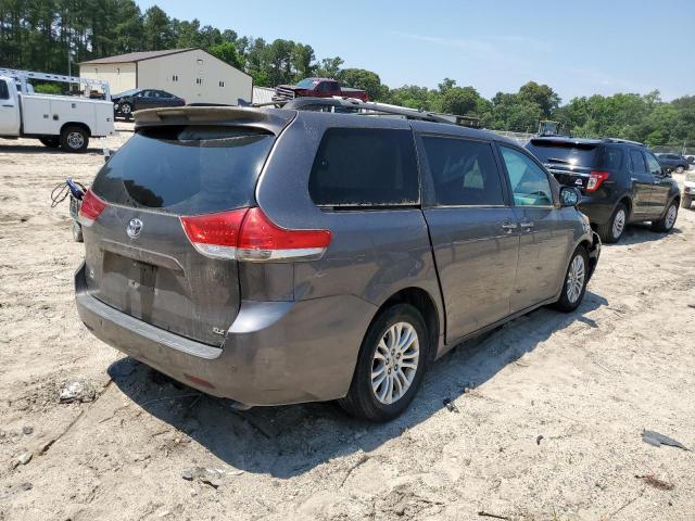 Photo 2 VIN: 5TDYK3DC4BS169036 - TOYOTA SIENNA XLE 