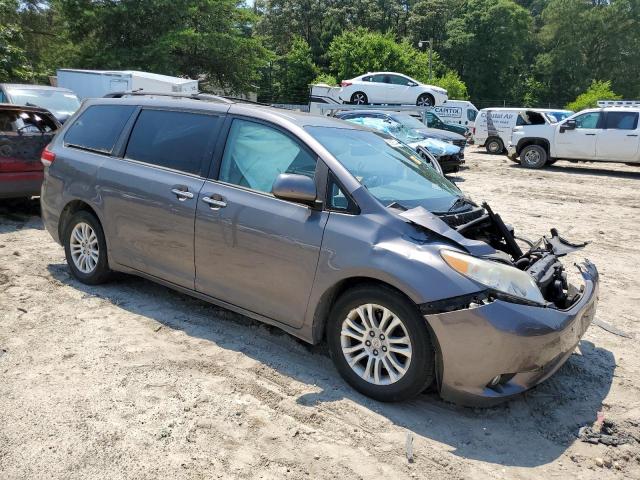 Photo 3 VIN: 5TDYK3DC4BS169036 - TOYOTA SIENNA XLE 