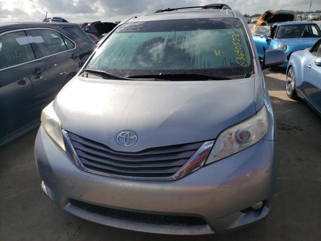 Photo 4 VIN: 5TDYK3DC4CS181351 - TOYOTA SIENNA XLE 