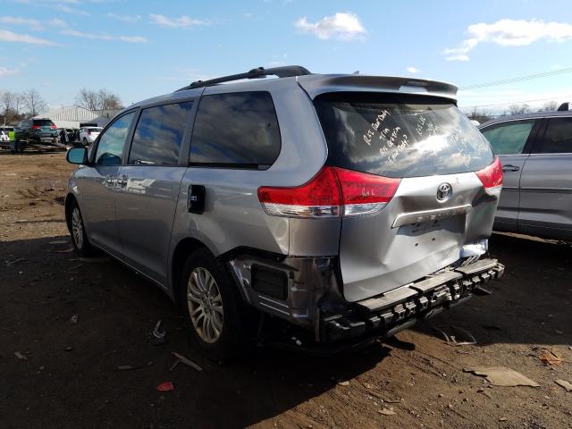 Photo 2 VIN: 5TDYK3DC4CS188039 - TOYOTA SIENNA XLE 