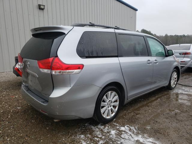 Photo 3 VIN: 5TDYK3DC4CS188154 - TOYOTA SIENNA XLE 