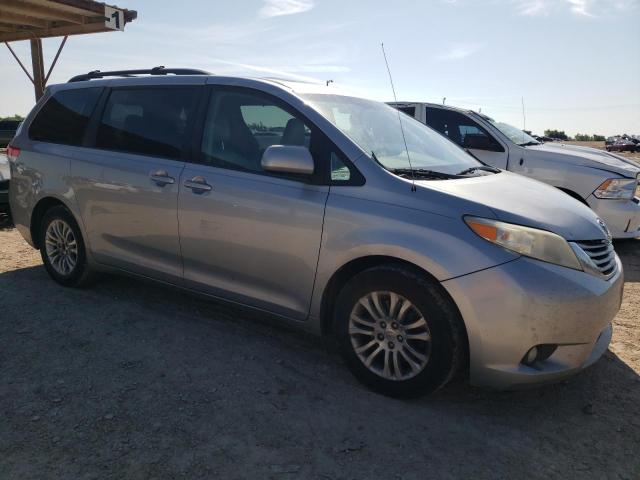 Photo 3 VIN: 5TDYK3DC4CS191068 - TOYOTA SIENNA XLE 