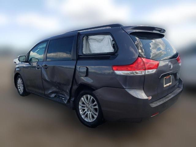 Photo 1 VIN: 5TDYK3DC4CS241810 - TOYOTA SIENNA XLE 