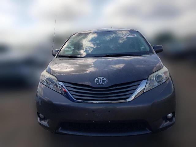 Photo 4 VIN: 5TDYK3DC4CS241810 - TOYOTA SIENNA XLE 