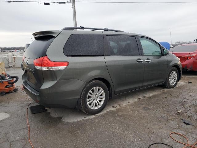 Photo 2 VIN: 5TDYK3DC4CS247168 - TOYOTA SIENNA XLE 